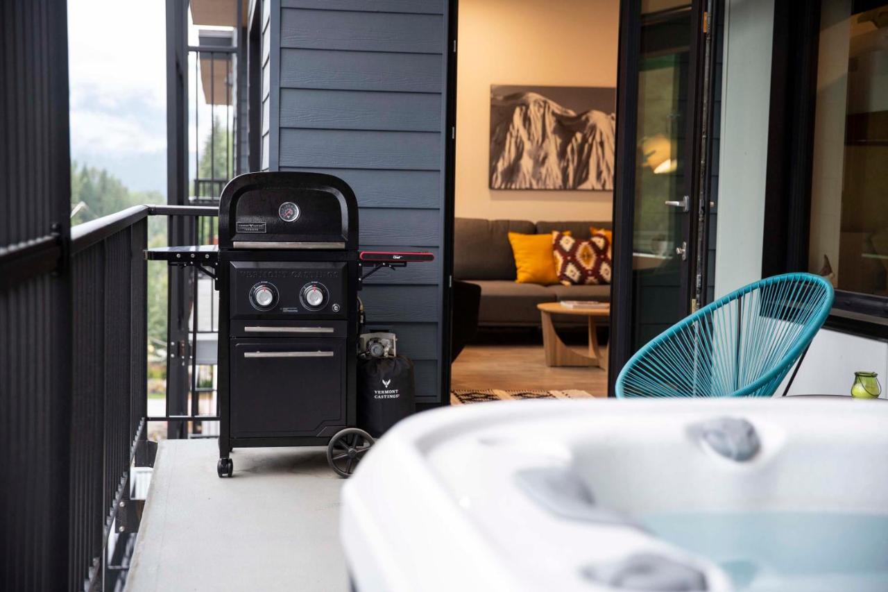 Le Refuge - Revelstoke Condo With Hot Tub Εξωτερικό φωτογραφία